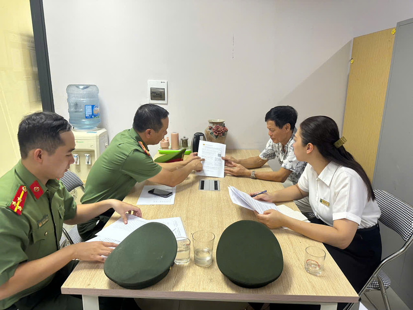 CAP Long Biên hướng dẫn cấp thẻ đảng viên mới CAP Long Biên hướng dẫn cấp thẻ đảng viên mới