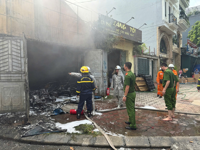 CAP Việt Hưng kịp thời dâp tắt đám cháy trên địa bàn