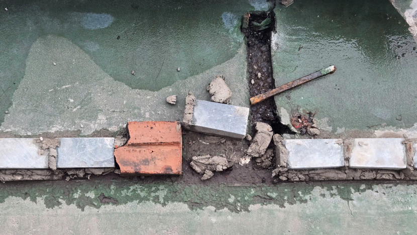 Gạch xây có như không bao quanh sân pickleball Sport Hub Gạch xây có như không bao quanh sân pickleball Sport Hub