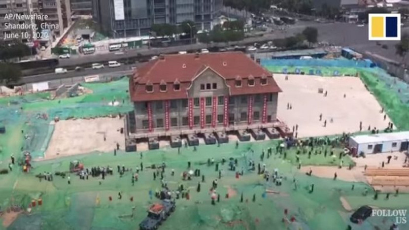 Tòa nhà 90 tuổi ở quận Hồng Khẩu được di chuyển.