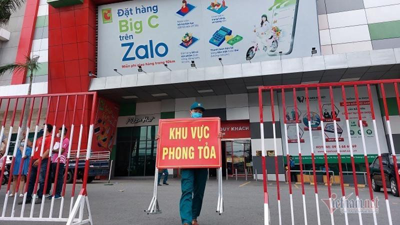 Phong tỏa tạm thời siêu thị Big C Bình Dương Phong tỏa tạm thời siêu thị Big C Bình Dương