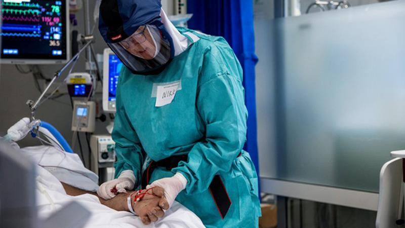 Nhân viên y tế điều trị bệnh nhân Covid-19 tại Na Uy