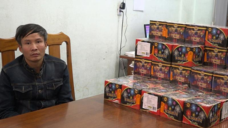 Nguyễn Tiến Trung và tang vật (Ảnh: Công an nhân dân)