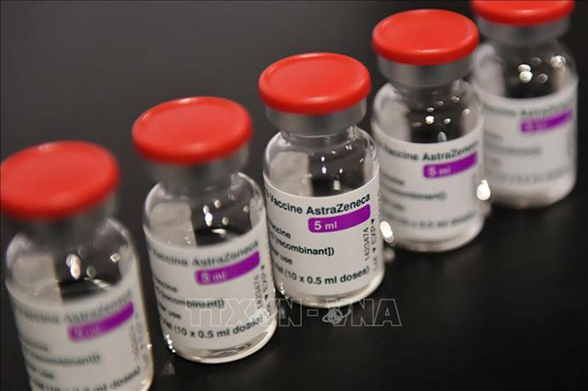 Vaccine phòng Covid-19 của AstraZeneca (Ảnh: PAP/TTXVN)