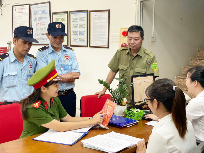 Nữ Cảnh sát khu vực CAP Lê Lợi luôn được nhân dân tin yêu