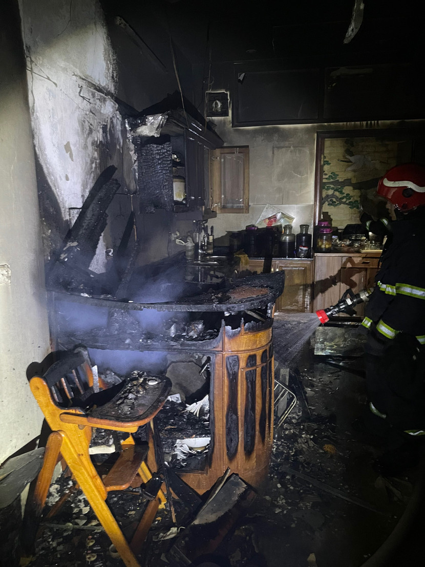 Lực lượng chức năng không thể tiếp cận ngôi nhà từ cửa chính Lực lượng chức năng không thể tiếp cận ngôi nhà từ cửa chính