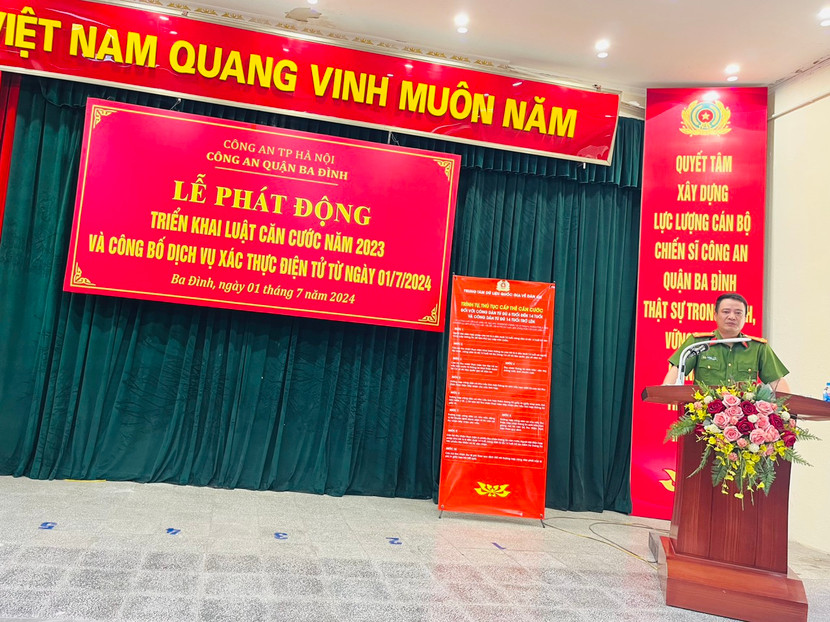 Thượng tá Phạm Hải Thắng – Trưởng Công an quận chủ trì lễ phát động