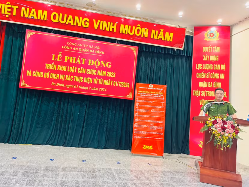 Thượng tá Phạm Hải Thắng – Trưởng Công an quận chủ trì lễ phát động