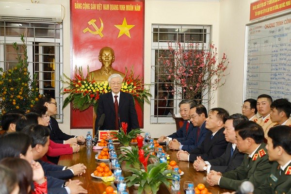 Tổng Bí thư Nguyễn Phú Trọng phát biểu tại buổi thăm, chúc Tết, kiểm tra Đội Cảnh sát Giao thông - Trật tự Công an quận Ba Đình