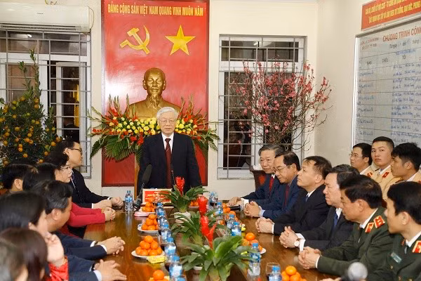 Tổng Bí thư Nguyễn Phú Trọng phát biểu tại buổi thăm, chúc Tết, kiểm tra Đội Cảnh sát Giao thông - Trật tự Công an quận Ba Đình Tổng Bí thư Nguyễn Phú Trọng phát biểu tại buổi thăm, chúc Tết, kiểm tra Đội Cảnh sát Giao thông - Trật tự Công an quận Ba Đình