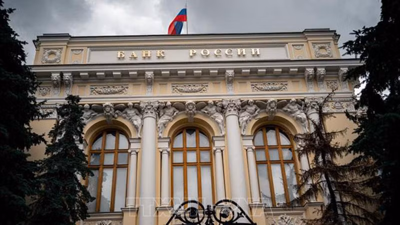 Ngân hàng trung ương Nga thông báo nới lỏng hạn chế về chuyển tiền ra nước ngoài (Ảnh: AFP/TTXVN)