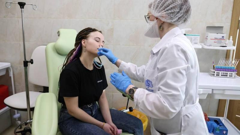 Nga đăng ký vaccine ngừa Covid-19 dạng xịt mũi đầu tiên (Ảnh: TASS) Nga đăng ký vaccine ngừa Covid-19 dạng xịt mũi đầu tiên (Ảnh: TASS)