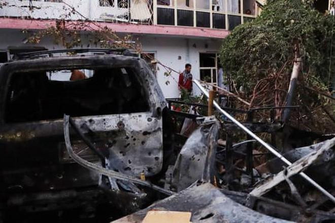 Hiện trường Mỹ không kích một khu dân cư ở Kabul hôm 29-8 Hiện trường Mỹ không kích một khu dân cư ở Kabul hôm 29-8