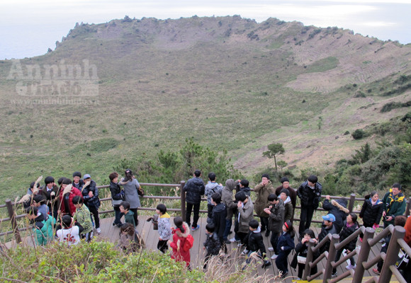 Vào miệng núi lửa, tận mắt thấy “đối thủ” của Vịnh Hạ Long ảnh 16 Vào miệng núi lửa, tận mắt thấy “đối thủ” của Vịnh Hạ Long ảnh 16