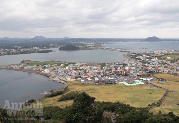 Vào miệng núi lửa, tận mắt thấy “đối thủ” của Vịnh Hạ Long ảnh 18 Vào miệng núi lửa, tận mắt thấy “đối thủ” của Vịnh Hạ Long ảnh 18