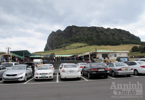 Vào miệng núi lửa, tận mắt thấy “đối thủ” của Vịnh Hạ Long ảnh 2 Vào miệng núi lửa, tận mắt thấy “đối thủ” của Vịnh Hạ Long ảnh 2