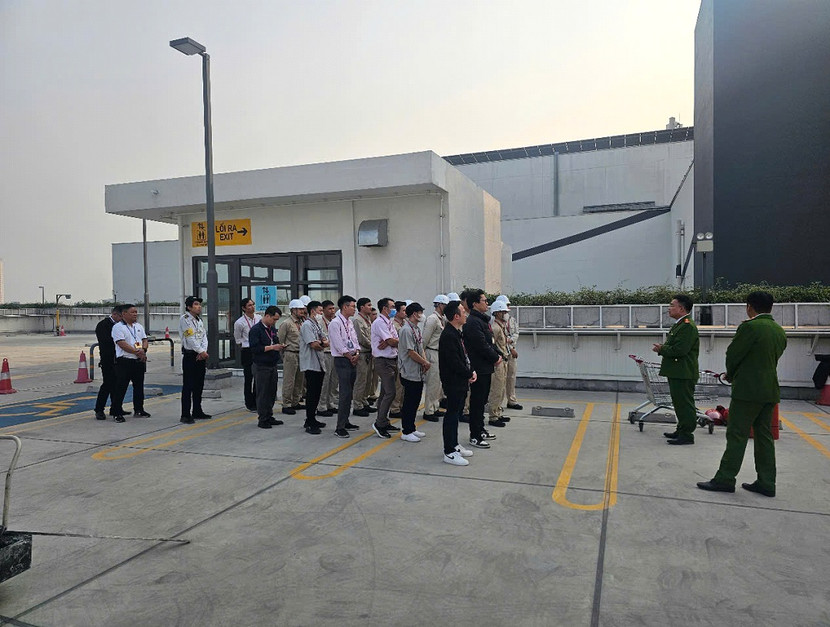 Kiểm tra công tác thường trực của lực lượng tại chỗ Kiểm tra công tác thường trực của lực lượng tại chỗ