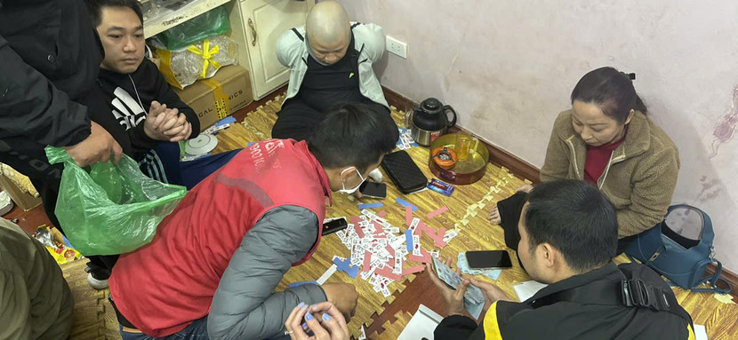 Các đối tượng chia thành 3 chiếu bạc Các đối tượng chia thành 3 chiếu bạc