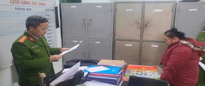 Cơ quan CSĐT Công an quận Ba Đình đọc lệnh khởi tố