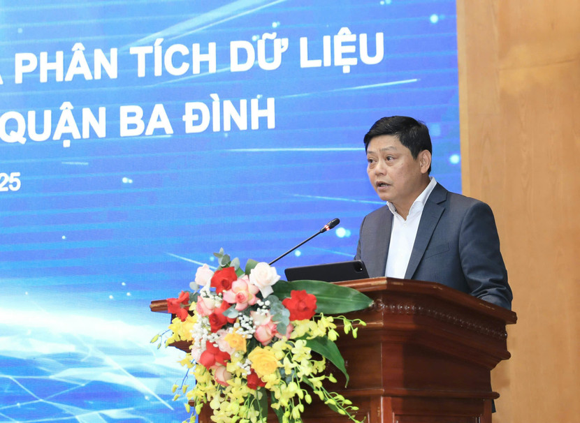 Chủ tịch UBND quận Ba Đình Tạ Nam Chiến phát biểu tại buổi lễ Chủ tịch UBND quận Ba Đình Tạ Nam Chiến phát biểu tại buổi lễ