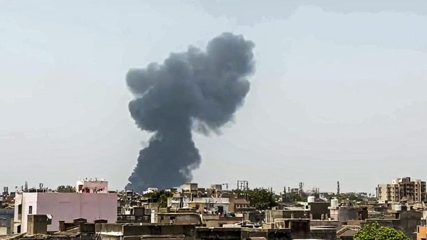 Chiếc máy bay Boeing 787 Dreamliner của Hãng hàng không Air India bị rơi ngay sau khi cất cánh