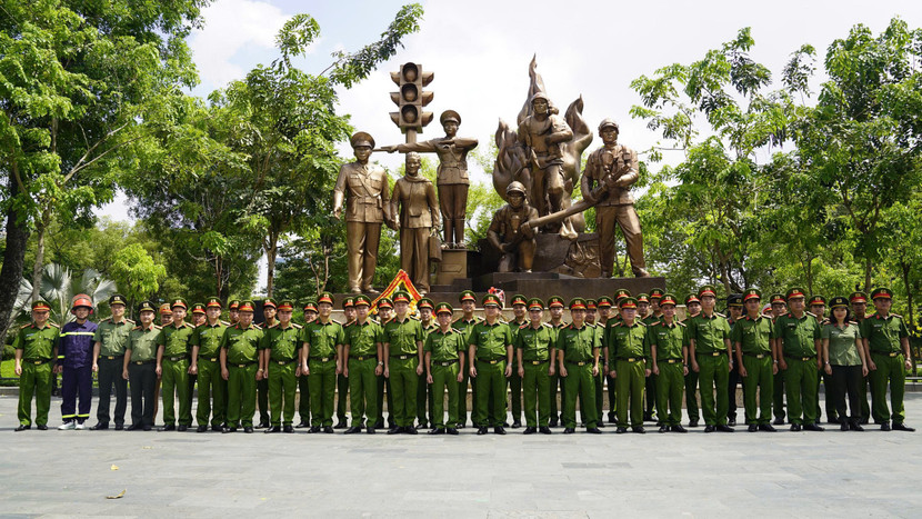 Các đại biểu chụp ảnh lưu niệm Các đại biểu chụp ảnh lưu niệm