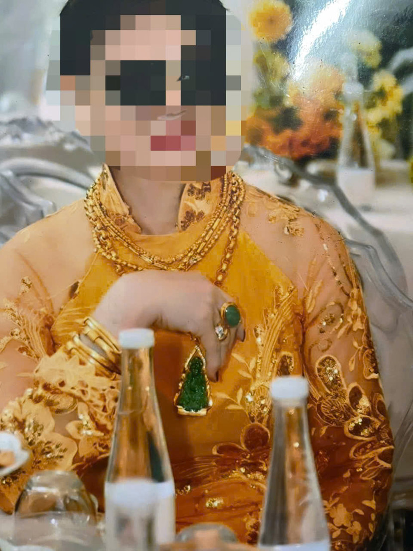 Thói quen đeo quá nhiều vàng, đá quý trên người vô hình trung tạo điều kiện cho tội phạm cướp tài sản