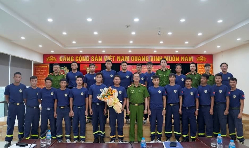 Đội tuyển chụp ảnh lưu niệm