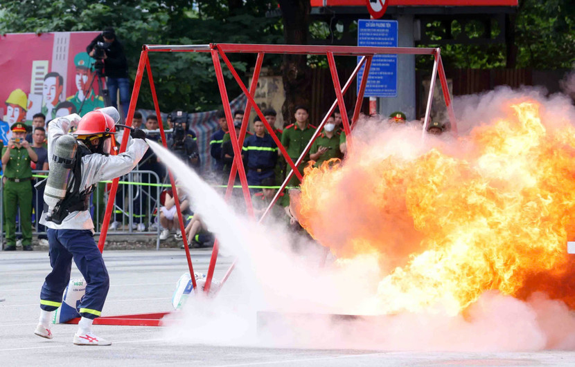 Hội thi đã mang đến những màn trình diễn nghiệp vụ chữa cháy và CNCH chuyên nghiệp, ấn tượng