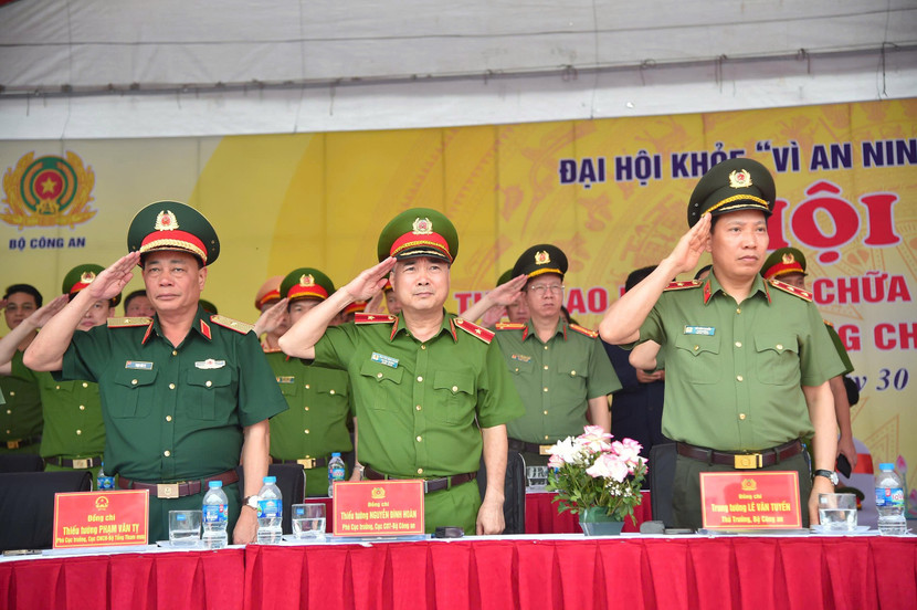 Các đồng chí lãnh đạo dự, chỉ đạo vòng chung kết Hội thi