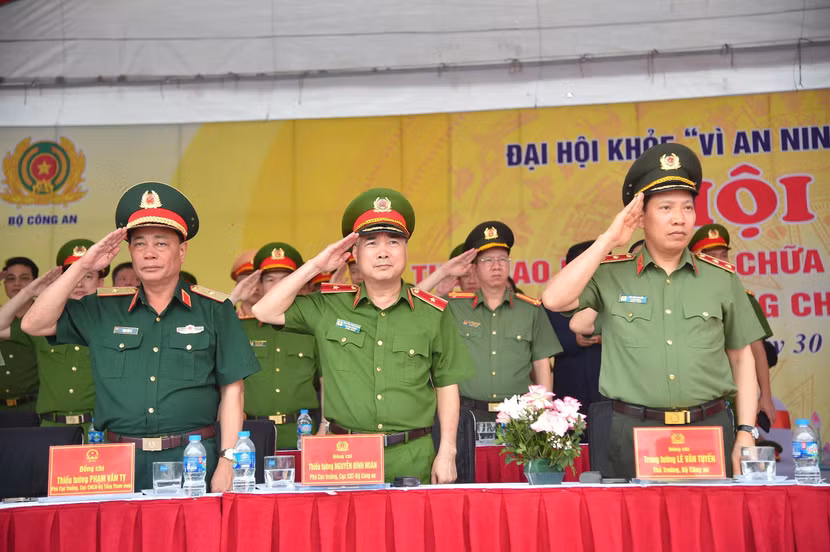 Các đồng chí lãnh đạo dự, chỉ đạo vòng chung kết Hội thi