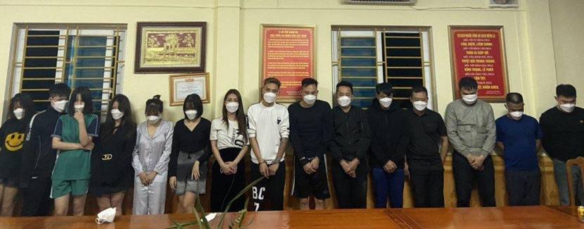 Nhóm nam nữ bị bắt khi đang phê ma túy ở nhà "cậu Hòa"