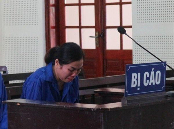 Vân khóc suốt phiên xét xử vì ân hận