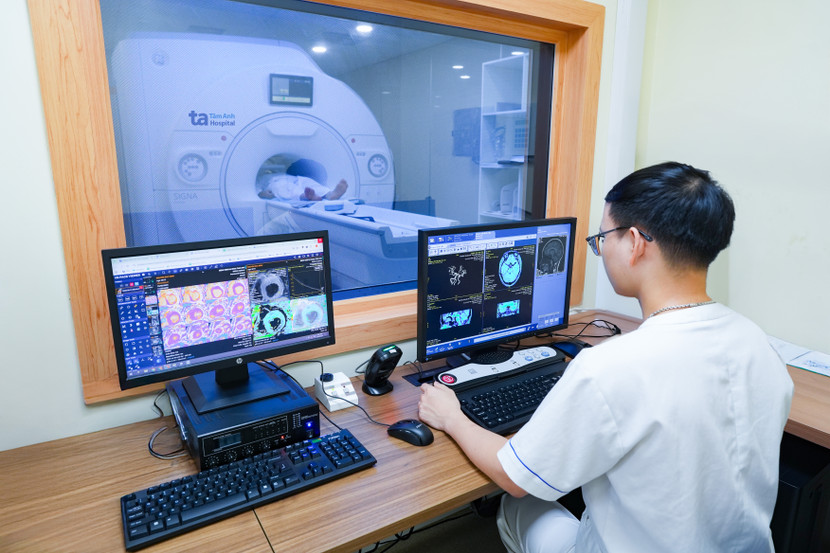 Hệ thống máy chụp cộng hưởng từ 1.5 Tesla của GE HealthCare (Mỹ). Ảnh: BVĐK Tâm Anh