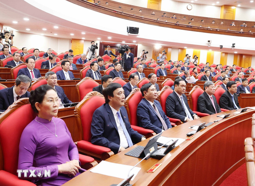 Các đại biểu dự hội nghị Trung ương 13