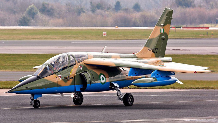 Trang bị vũ khí của máy bay bao gồm một khẩu pháo Mauser BK-27 cỡ nòng 27mm, khối lượng bom và tên lửa lên tới 2,5 tấn bao gồm bom chùm, tên lửa đối đất AGM-65, AIM-9 và Matra Magic II.