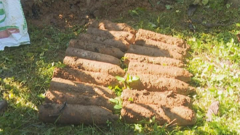 Số đạn pháo trong rẫy cà phê của người dân