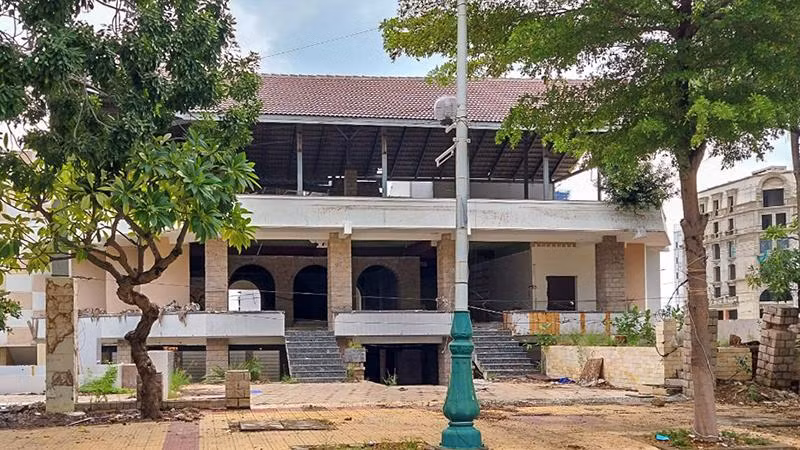 Căn nhà bỏ hoang, nơi bà T. được phát hiện tử vong (Ảnh: Zing)