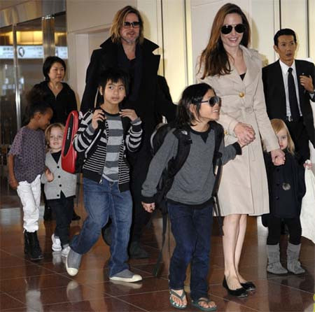 Đại gia đình 'ông bà Smith' thuê máy bay, ra Côn Đảo ảnh 3 Đại gia đình 'ông bà Smith' thuê máy bay, ra Côn Đảo ảnh 3