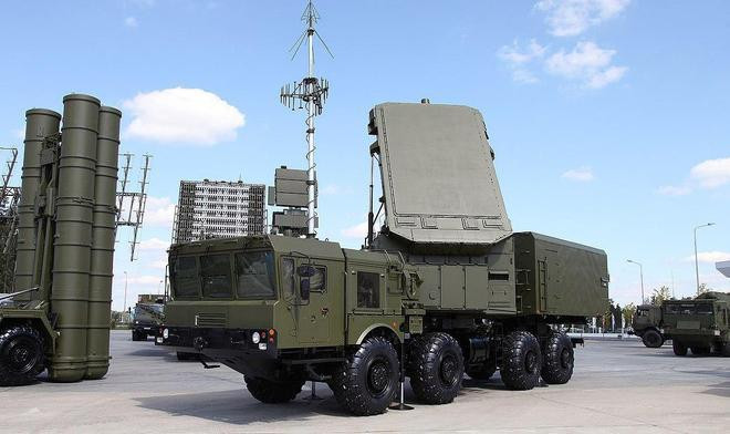 Israel đã công khai cho biết, họ phải báo trước các mục tiêu tấn công tại Syria cho Nga, đổi lại Nga "bỏ qua" mục tiêu là các chiến đấu cơ Do Thái dù họ đang có mạng lưới phòng không cực mạnh tại đây.