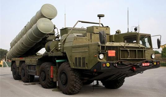 Thời điểm S-300 được Nga chuyển giao cho Syria, nhiều hãng truyền thông đã ca ngợi sự hào phóng của Nga khi chuyển giao miễn phí hệ thống này cho Syria.