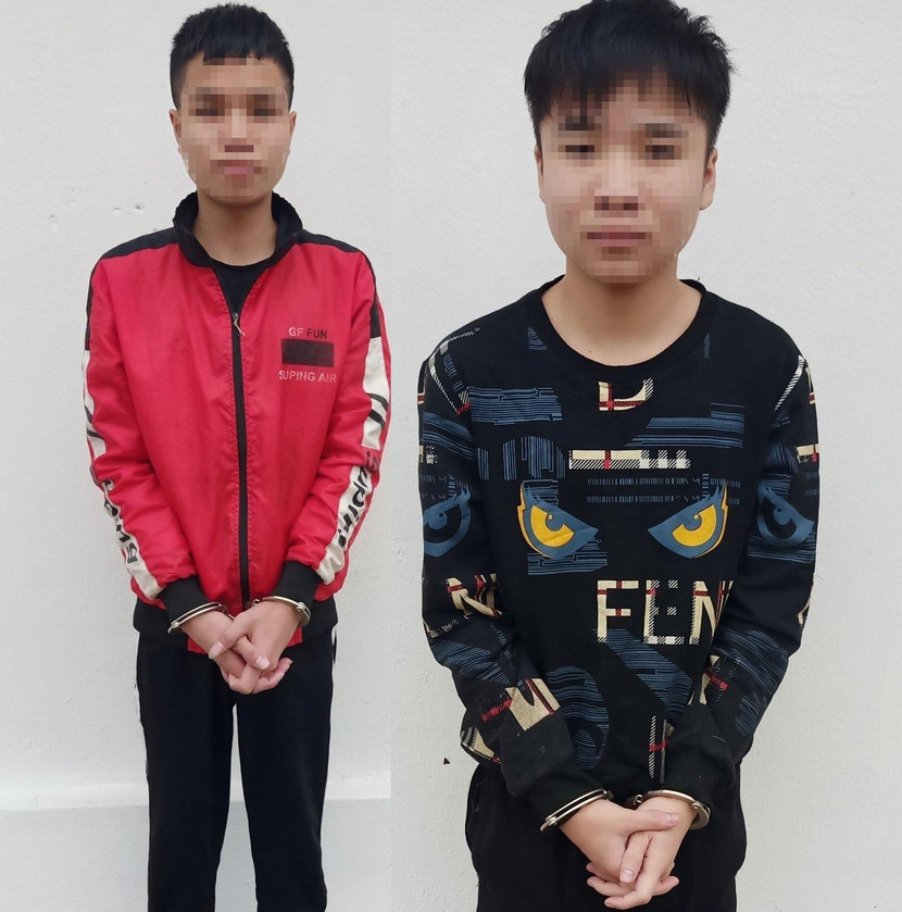 K. và D. tại cơ quan công an K. và D. tại cơ quan công an