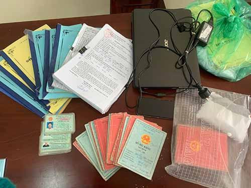 Tài liệu liên quan đến vụ việc mà công an thu giữ Tài liệu liên quan đến vụ việc mà công an thu giữ