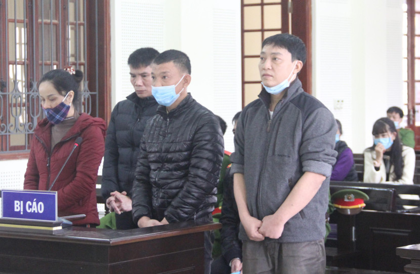 Vợ chồng Dũng, Hội và Hiếu trong phiên xét xử Vợ chồng Dũng, Hội và Hiếu trong phiên xét xử