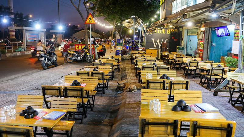 TP Hồ Chí Minh thí điểm cho phép hàng quán hoạt động sau 22h TP Hồ Chí Minh thí điểm cho phép hàng quán hoạt động sau 22h