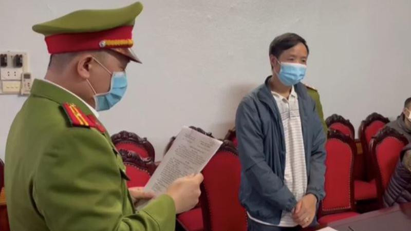 Giám đốc Thư viện tỉnh Hoà Bình (Ảnh: Báo Tiền Phong) Giám đốc Thư viện tỉnh Hoà Bình (Ảnh: Báo Tiền Phong)