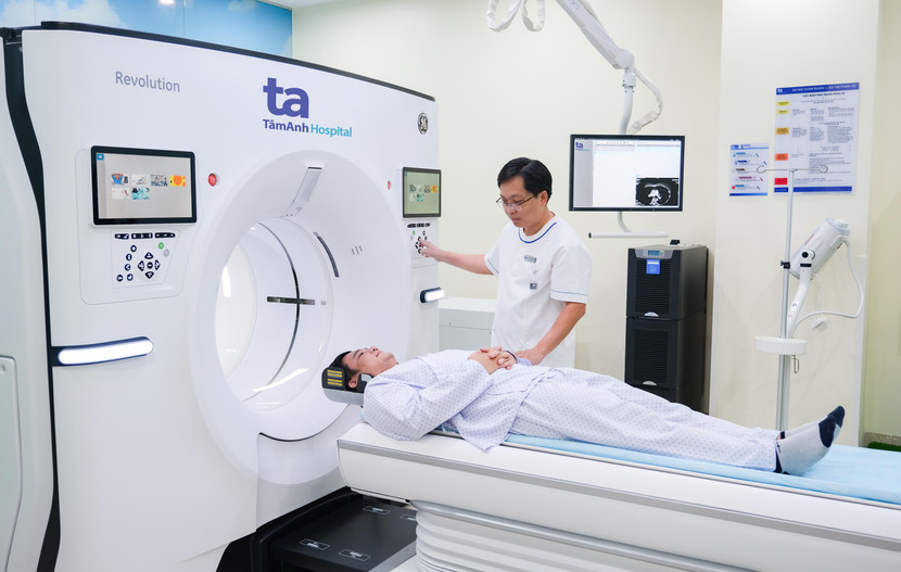 Hệ thống chụp CT 1975 lát cắt Revolution Apex Elite ứng dụng trí tuệ nhân tạo AI, giúp chẩn đoán nhanh đột quỵ, ung thư... Ảnh: Bệnh viện Đa khoa Tâm Anh Hệ thống chụp CT 1975 lát cắt Revolution Apex Elite ứng dụng trí tuệ nhân tạo AI, giúp chẩn đoán nhanh đột quỵ, ung thư... Ảnh: Bệnh viện Đa khoa Tâm Anh