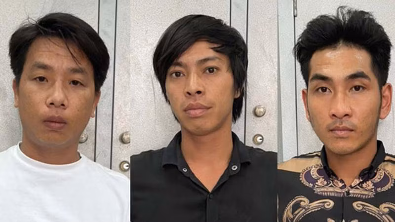 Mỹ, Kiên, Đệ (từ trái qua) bị triệu tập lấy lời khai