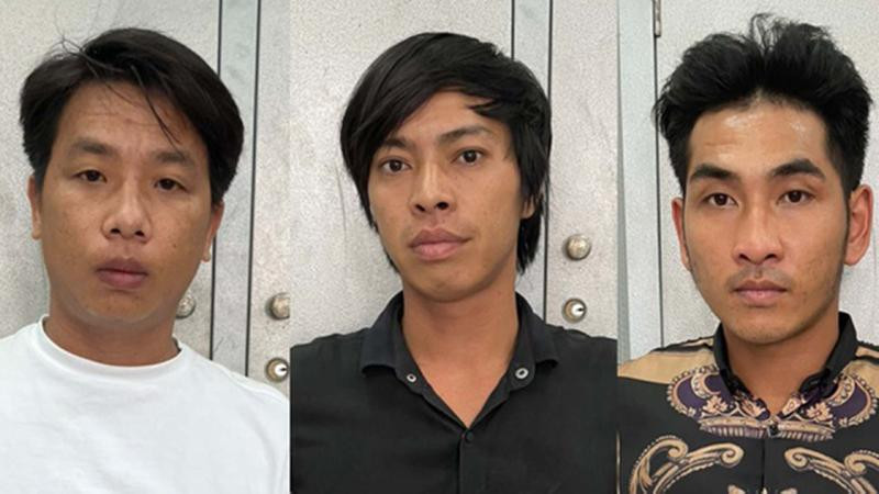 Mỹ, Kiên, Đệ (từ trái qua) bị triệu tập lấy lời khai Mỹ, Kiên, Đệ (từ trái qua) bị triệu tập lấy lời khai