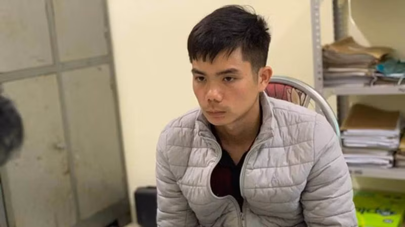 Đối tượng Quàng Văn Thương tại cơ quan điều tra (Ảnh: Công an Sơn La)